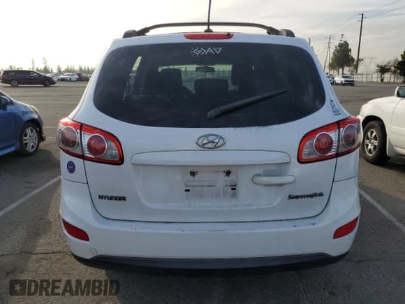 ✅ 2011 Hyundai Santa Fe GLS • VIN: 5XYZG3AB8BG019476 • Lot: 83224044. Listed on Copart with 188,921 mi. Free auction sales archive from the USA and detailed vehicle history report at DreamBid. Image 6.