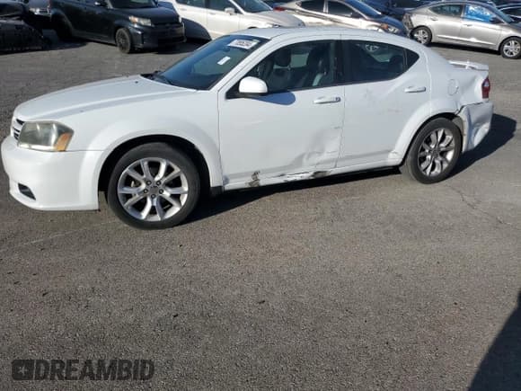 ✅ 2012 Dodge Avenger R/T • VIN: 1C3CDZBG4CN238574 • Лот: 77895204. Опубликован ранее на Copart с пробегом 120 786 миль. Бесплатный доступ к архиву аукционных продаж из США и подробный отчёт об истории автомобиля на DreamBid. Изображение 1.