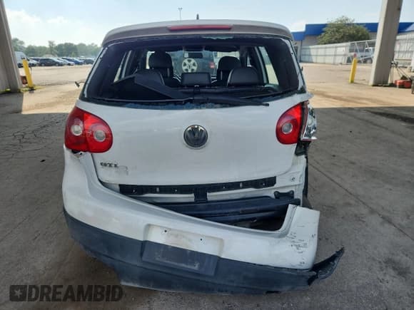 ✅ 2008 Volkswagen Golf GTI • VIN: WVWGV71K18W106345 • Lot: 68260275. Wystawiony na Copart z przebiegiem 82 701 mil. Bezpłatny archiwum sprzedaży aukcyjnych z USA i szczegółowy raport historii pojazdu na DreamBid. Zdjęcie 6.