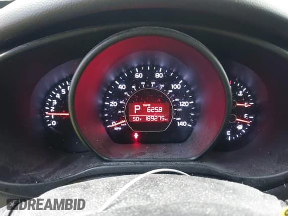 ✅ 2016 Kia Soul • VIN: KNDJN2A20G7270137 • Lot: 43483279. Wystawiony na IAAI z przebiegiem 189 275 mil. Bezpłatny archiwum sprzedaży aukcyjnych z USA i szczegółowy raport historii pojazdu na DreamBid. Zdjęcie 7.