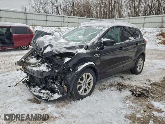 ✅ 2019 Ford Escape SE • VIN: 1FMCU9GD3KUC51388 • Лот: 94657085. Опубликован ранее на Copart с пробегом 56 794 миль. Бесплатный доступ к архиву аукционных продаж из США и подробный отчёт об истории автомобиля на DreamBid. Изображение 1.