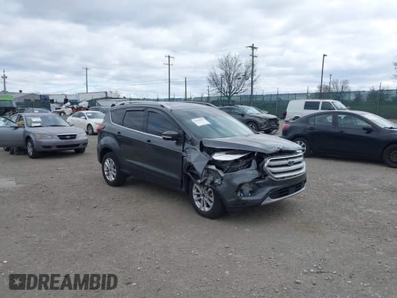 ✅ 2019 Ford Escape Titanium • VIN: 1FMCU9J98KUB93220 • Lot: 43702825. Wystawiony na IAAI z przebiegiem 69 578 mil. Bezpłatny archiwum sprzedaży aukcyjnych z USA i szczegółowy raport historii pojazdu na DreamBid. Zdjęcie 1.