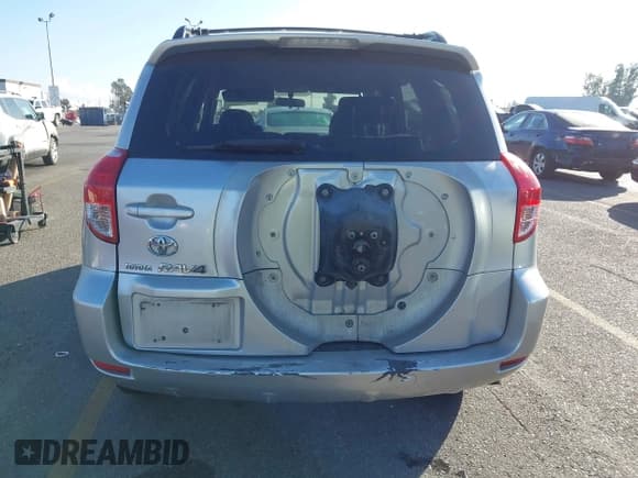 ✅ 2006 Toyota RAV4 • VIN: JTMZK33V666000794 • Лот: 43699701. Опубликован ранее на IAAI с пробегом 221 898 миль. Бесплатный доступ к архиву аукционных продаж из США и подробный отчёт об истории автомобиля на DreamBid. Изображение 16.