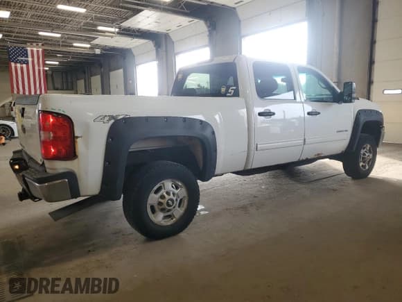 ✅ 2011 Chevrolet Silverado 2500HD LT • VIN: 1GC1KXCG9BF117334 • Lot: 81958125. Listed on Copart with 316,530 mi. Free auction sales archive from the USA and detailed vehicle history report at DreamBid. Image 3.