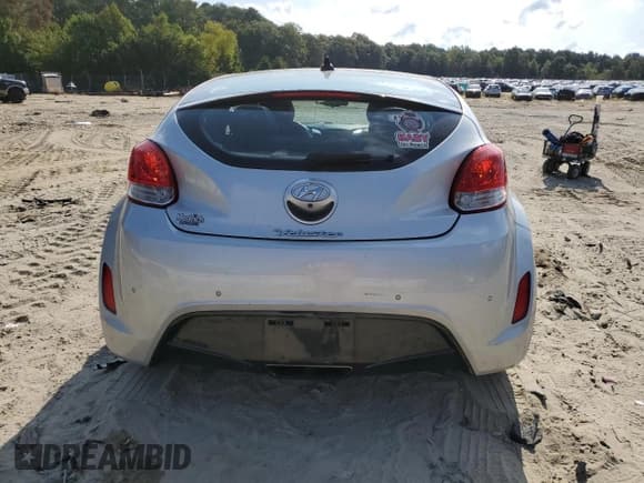 ✅ 2016 Hyundai Veloster • VIN: KMHTC6AD8GU272996 • Lot: 70380414. Wystawiony na Copart z przebiegiem 86 498 mil. Bezpłatny archiwum sprzedaży aukcyjnych z USA i szczegółowy raport historii pojazdu na DreamBid. Zdjęcie 6.