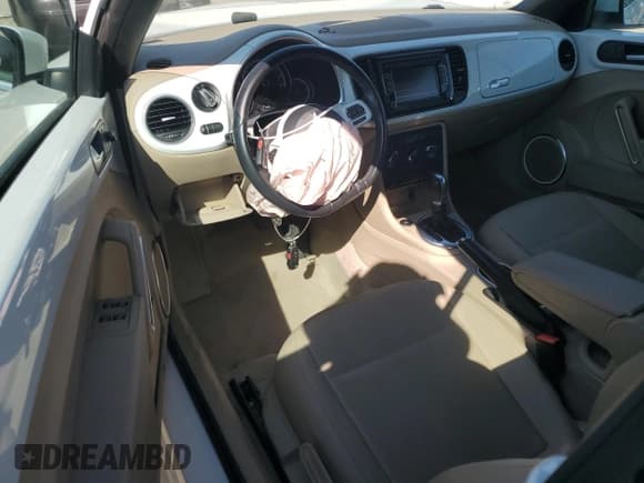 ✅ 2015 Volkswagen Beetle 1.8T w/Tech • VIN: 3VW507AT4FM806711 • Lot: 63275865. Listed on Copart with 56,166 mi. Free auction sales archive from the USA and detailed vehicle history report at DreamBid. Image 8.