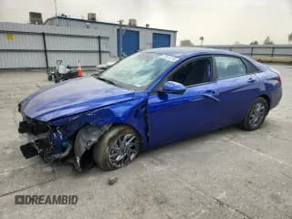 ✅ 2025 Hyundai Elantra Blue • VIN: KMHLM4DJ7SU124866 • Lot: 70511215. Listed on Copart with 20,750 mi. Free auction sales archive from the USA and detailed vehicle history report at DreamBid. Image 1.