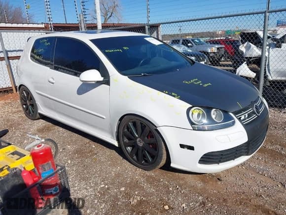 ✅ 2008 Volkswagen R32 • VIN: WVWKC71K38W108520 • Lot: 41750751. Listed on IAAI with 147,964 mi. Free auction sales archive from the USA and detailed vehicle history report at DreamBid. Image 1.
