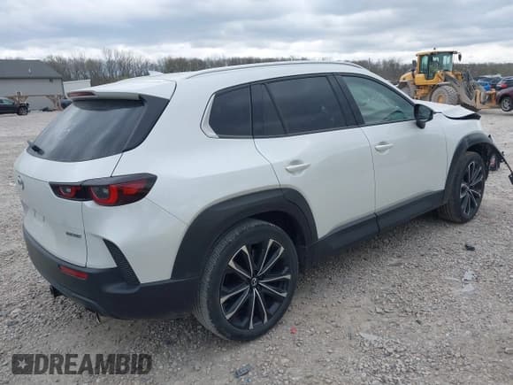 ✅ 2023 Mazda CX-50 S Premium Plus • VIN: 7MMVABEM7PN108865 • Lot: 42049215. Wystawiony na IAAI z przebiegiem 33 285 mil. Bezpłatny archiwum sprzedaży aukcyjnych z USA i szczegółowy raport historii pojazdu na DreamBid. Zdjęcie 4.