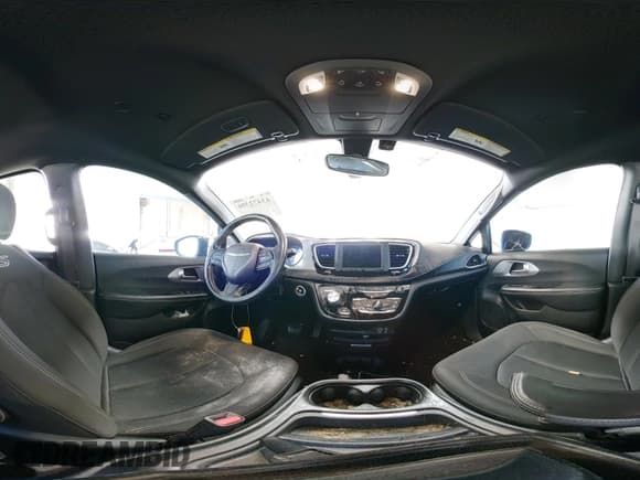 ✅ 2019 Chrysler Pacifica Touring Plus • VIN: 2C4RC1FG5KR633238 • Lot: 43472396. Wystawiony na IAAI z przebiegiem 103 337 mil. Bezpłatny archiwum sprzedaży aukcyjnych z USA i szczegółowy raport historii pojazdu na DreamBid. Zdjęcie 18.