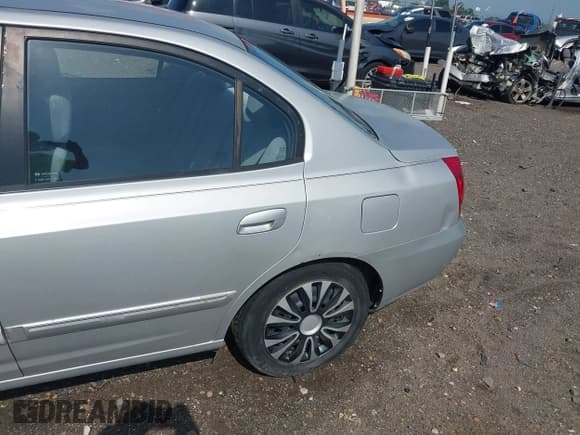 ✅ 2006 Hyundai Elantra GLS • VIN: KMHDN46D66U358821 • Lot: 42697079. Wystawiony na IAAI z przebiegiem 180 545 mil. Bezpłatny archiwum sprzedaży aukcyjnych z USA i szczegółowy raport historii pojazdu na DreamBid. Zdjęcie 19.