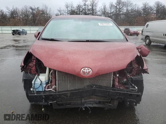✅ 2016 Toyota Sienna LE AAS • VIN: 5TDKK3DC2GS693055 • Lot: 71689645. Listed on Copart with 157,868 mi. Free auction sales archive from the USA and detailed vehicle history report at DreamBid. Image 5.