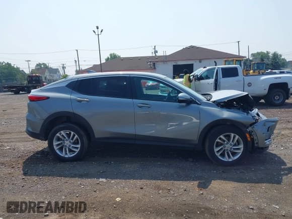 ✅ 2024 Buick Envista Preferred • VIN: KL47LAE23RB038436 • Lot: 42744386. Wystawiony na IAAI z przebiegiem 21 254 mil. Bezpłatny archiwum sprzedaży aukcyjnych z USA i szczegółowy raport historii pojazdu na DreamBid. Zdjęcie 13.