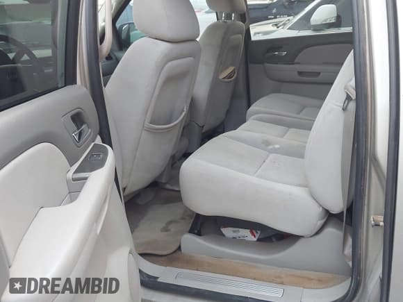 ✅ 2007 Chevrolet Avalanche LS • VIN: 3GNEC12097G194217 • Lot: 43755704. Listed on IAAI with 165,645 mi. Free auction sales archive from the USA and detailed vehicle history report at DreamBid. Image 8.