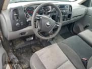 ✅ 2009 Chevrolet Silverado 2500HD Work Truck • VIN: 1GCHK44K79E126775 • Лот: 93675525. Опубликован ранее на Copart с пробегом 114 483 миль. Бесплатный доступ к архиву аукционных продаж из США и подробный отчёт об истории автомобиля на DreamBid. Изображение 8.