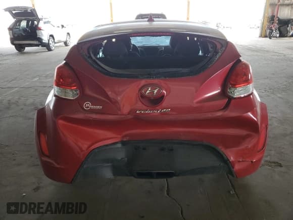 ✅ 2015 Hyundai Veloster • VIN: KMHTC6AD4FU225057 • Lot: 85816814. Wystawiony na Copart z przebiegiem 135 644 mil. Bezpłatny archiwum sprzedaży aukcyjnych z USA i szczegółowy raport historii pojazdu na DreamBid. Zdjęcie 6.