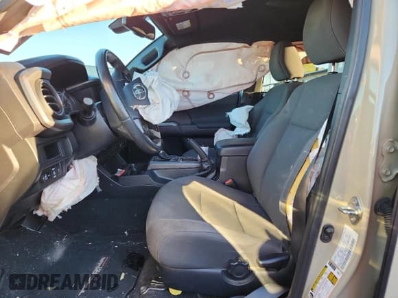 ✅ 2019 Toyota Tacoma SR5 • VIN: 3TMCZ5AN2KM254979 • Lot: 86633445. Listed on Copart with 105,743 mi. Free auction sales archive from the USA and detailed vehicle history report at DreamBid. Image 7.