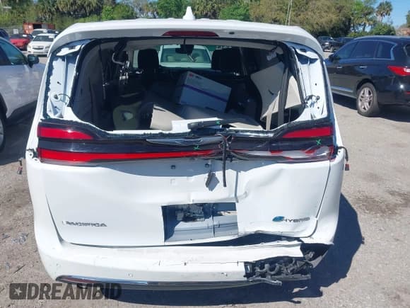 ✅ 2022 Chrysler Pacifica Hybrid Limited • VIN: 2C4RC1S74NR112960 • Lot: 41584818. Wystawiony na IAAI z przebiegiem 22 040 mil. Bezpłatny archiwum sprzedaży aukcyjnych z USA i szczegółowy raport historii pojazdu na DreamBid. Zdjęcie 16.