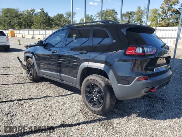 ✅ 2019 Jeep Cherokee Trailhawk • VIN: 1C4PJMBX1KD311803 • Lot: 84910865. Wystawiony na Copart z przebiegiem Nie podano. Bezpłatny archiwum sprzedaży aukcyjnych z USA i szczegółowy raport historii pojazdu na DreamBid. Zdjęcie 2.