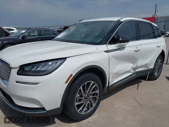 ✅ 2022 Lincoln Corsair Standard • VIN: 5LMCJ1C91NUL29924 • Lot: 42471141. Wystawiony na IAAI z przebiegiem 37 883 mil. Bezpłatny archiwum sprzedaży aukcyjnych z USA i szczegółowy raport historii pojazdu na DreamBid. Zdjęcie 17.