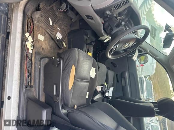 ✅ 2013 Chevrolet Silverado 2500HD • VIN: 1GC2KVCB0DZ305870 • Lot: 43870601. Wystawiony na IAAI z przebiegiem 159 958 mil. Bezpłatny archiwum sprzedaży aukcyjnych z USA i szczegółowy raport historii pojazdu na DreamBid. Zdjęcie 24.