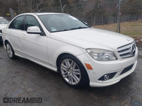 ✅ 2008 Mercedes-Benz C 300 Sport • VIN: WDDGF54X88F129409 • Lot: 43897043. Wystawiony na IAAI z przebiegiem 188 822 mil. Bezpłatny archiwum sprzedaży aukcyjnych z USA i szczegółowy raport historii pojazdu na DreamBid. Zdjęcie 1.