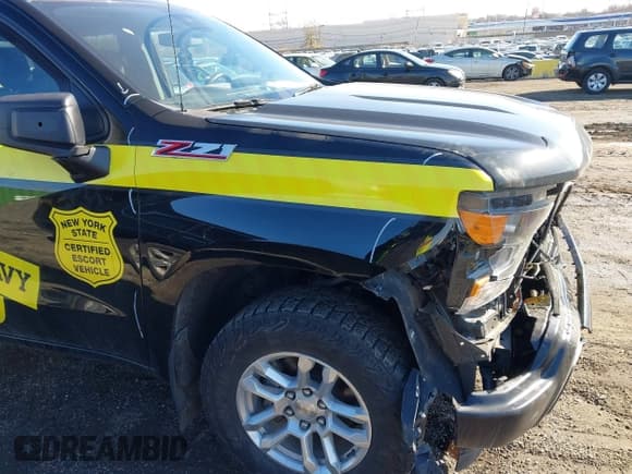 ✅ 2023 Chevrolet Silverado 1500 Work Truck • VIN: 1GCRDAEDXPZ307503 • Lot: 41588406. Wystawiony na IAAI z przebiegiem 79 583 mil. Bezpłatny archiwum sprzedaży aukcyjnych z USA i szczegółowy raport historii pojazdu na DreamBid. Zdjęcie 17.