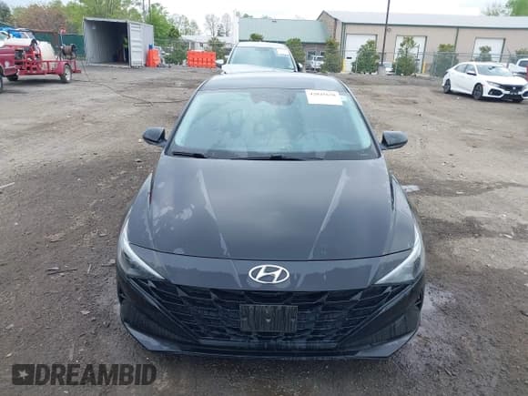 ✅ 2021 Hyundai Elantra SE • VIN: KMHLL4AGXMU105372 • Lot: 42045638. Listed on IAAI with 60,334 mi. Free auction sales archive from the USA and detailed vehicle history report at DreamBid. Image 13.