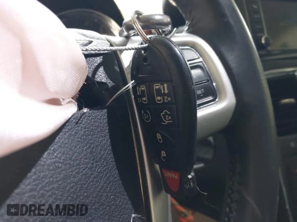 ✅ 2015 Chrysler Town & Country Touring L • VIN: 2C4RC1CG9FR619949 • Lot: 43549052. Listed on IAAI with 69,904 mi. Free auction sales archive from the USA and detailed vehicle history report at DreamBid. Image 11.