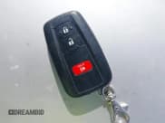 ✅ 2017 Toyota Prius Two • VIN: JTDKBRFU7H3049787 • Lot: 41645196. Wystawiony na IAAI z przebiegiem 252 521 mil. Bezpłatny archiwum sprzedaży aukcyjnych z USA i szczegółowy raport historii pojazdu na DreamBid. Zdjęcie 11.