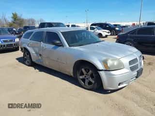 2005 Dodge Magnum SE с VIN 2D4FV48VX5H607242, выставлен на аукционе IAAI как лот 41697596 с пробегом Не указан миль и . История ставок и продаж доступна на DreamBid. Изображение 1.