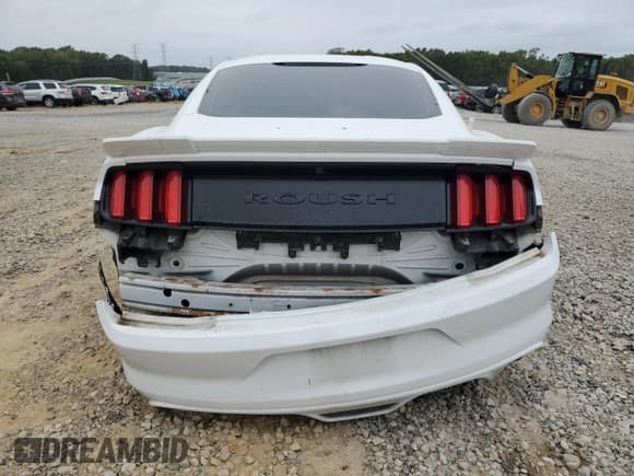 ✅ 2015 Ford Mustang V6 • VIN: 1FA6P8AM7F5315272 • Lot: 84479565. Listed on Copart with 130,157 mi. Free auction sales archive from the USA and detailed vehicle history report at DreamBid. Image 6.