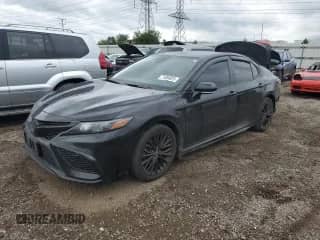 2022 Toyota Camry SE с VIN 4T1T11BK7NU070959, выставлен на аукционе Copart как лот 71006025 с пробегом 63 775 миль миль и Списание • Salvage title. История ставок и продаж доступна на DreamBid. Изображение 1.