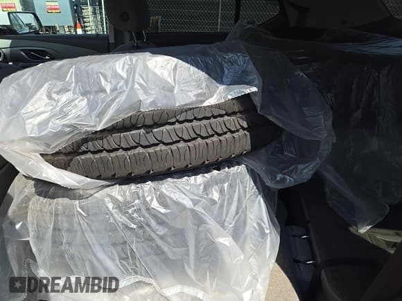 ✅ 2020 Chevrolet Traverse LT Cloth • VIN: 1GNERMKW7LJ235005 • Lot: 42679282. Wystawiony na IAAI z przebiegiem 86 293 mil. Bezpłatny archiwum sprzedaży aukcyjnych z USA i szczegółowy raport historii pojazdu na DreamBid. Zdjęcie 1.