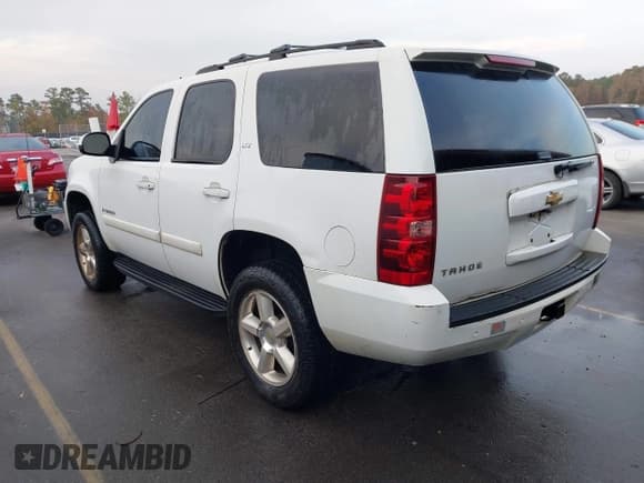 ✅ 2007 Chevrolet Tahoe LTZ • VIN: 1GNFK13057R113610 • Лот: 43588748. Опубликован ранее на IAAI с пробегом 382 326 миль. Бесплатный доступ к архиву аукционных продаж из США и подробный отчёт об истории автомобиля на DreamBid. Изображение 3.