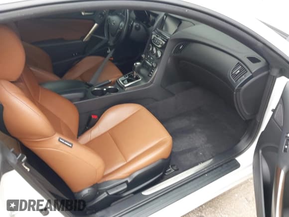 ✅ 2013 Hyundai Genesis Coupe R-Spec • VIN: KMHHU6KJ4DU105764 • Lot: 42673354. Wystawiony na IAAI z przebiegiem 38 479 mil. Bezpłatny archiwum sprzedaży aukcyjnych z USA i szczegółowy raport historii pojazdu na DreamBid. Zdjęcie 5.