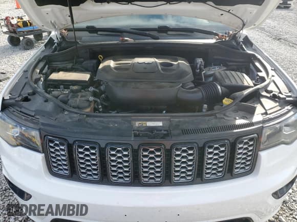 ✅ 2017 Jeep Grand Cherokee Altitude • VIN: 1C4RJFAG4HC721712 • Lot: 92810275. Listed on Copart with 130,809 mi. Free auction sales archive from the USA and detailed vehicle history report at DreamBid. Image 12.