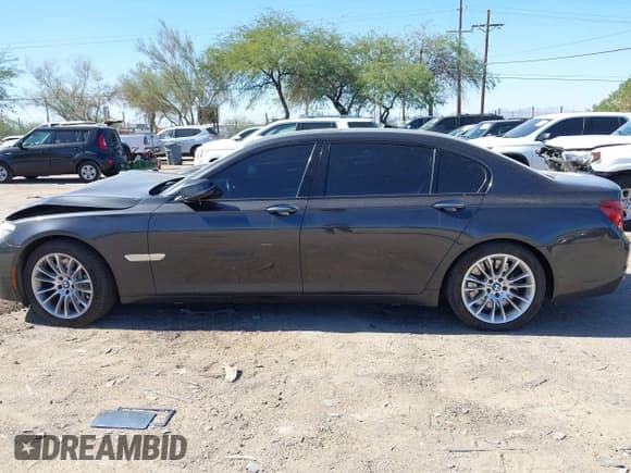 ✅ 2013 BMW 7 Series 750Li • VIN: WBAYE8C50DD131760 • Lot: 43531329. Listed on IAAI with 74,419 mi. Free auction sales archive from the USA and detailed vehicle history report at DreamBid. Image 14.
