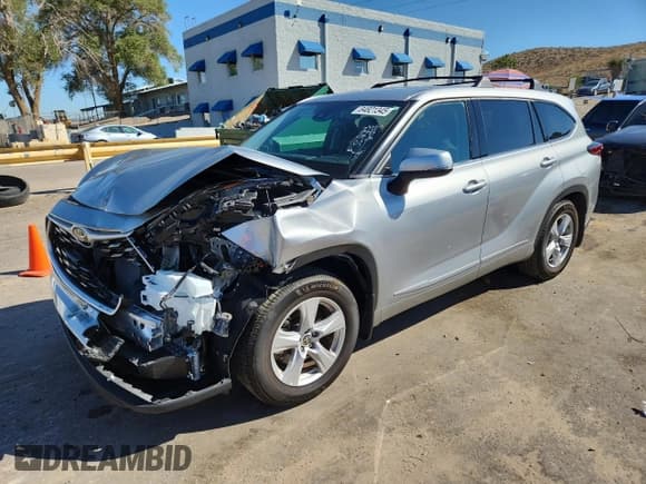 ✅ 2021 Toyota Highlander L • VIN: 5TDBZRBH7MS550675 • Lot: 84821345. Wystawiony na Copart z przebiegiem 22 414 mil. Bezpłatny archiwum sprzedaży aukcyjnych z USA i szczegółowy raport historii pojazdu na DreamBid. Zdjęcie 1.