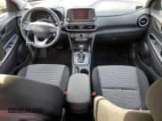 ✅ 2019 Hyundai Kona SE • VIN: KM8K1CAA7KU369721 • Лот: 75417153. Опубликован ранее на Copart с пробегом 46 056 миль. Бесплатный доступ к архиву аукционных продаж из США и подробный отчёт об истории автомобиля на DreamBid. Изображение 8.