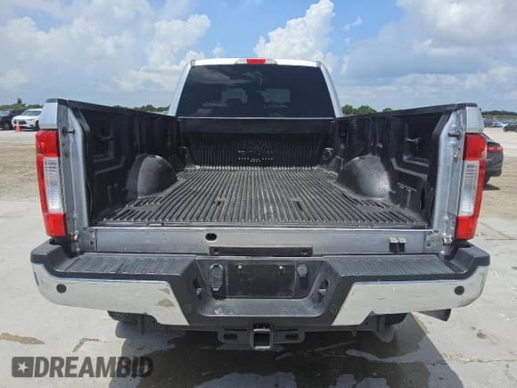 ✅ 2017 Ford F-350 Platinum • VIN: 1FT8W3B62HEE13749 • Lot: 67296505. Listed on Copart with 241,114 mi. Free auction sales archive from the USA and detailed vehicle history report at DreamBid. Image 6.