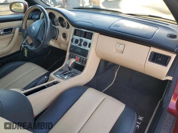 ✅ 2003 Mercedes-Benz SLK 230 Kompressor • VIN: WDBKK49F63F287958 • Lot: 81997114. Listed on Copart with 64,366 mi. Free auction sales archive from the USA and detailed vehicle history report at DreamBid. Image 8.