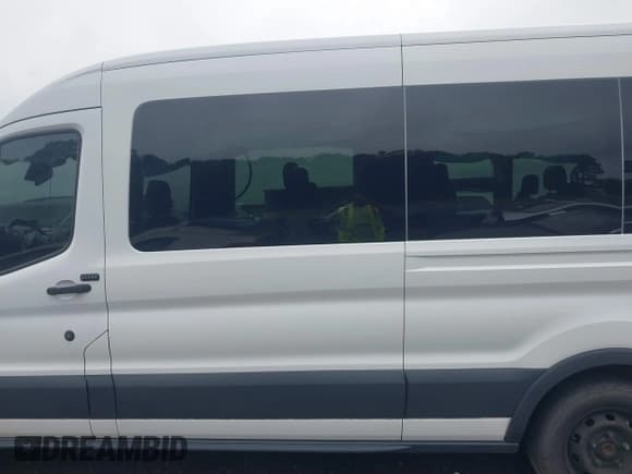 ✅ 2018 Ford Transit Passenger XL • VIN: 1FBAX2CM2JKA31397 • Лот: 42252424. Опубликован ранее на IAAI с пробегом 72 434 миль. Бесплатный доступ к архиву аукционных продаж из США и подробный отчёт об истории автомобиля на DreamBid. Изображение 14.