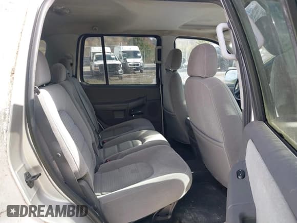 ✅ 2005 Ford Explorer XLT • VIN: 1FMZU73K25UB86749 • Лот: 43534642. Опубликован ранее на IAAI с пробегом Не указан. Бесплатный доступ к архиву аукционных продаж из США и подробный отчёт об истории автомобиля на DreamBid. Изображение 8.