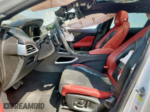 ✅ 2017 Jaguar F-Pace S • VIN: SADCM2BV6HA078637 • Lot: 71932495. Wystawiony na Copart z przebiegiem 92 108 mil. Bezpłatny archiwum sprzedaży aukcyjnych z USA i szczegółowy raport historii pojazdu na DreamBid. Zdjęcie 7.