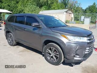 ✅ 2018 Toyota Highlander LE • VIN: 5TDBZRFH5JS896150 • Лот: 43070614. Опубликован ранее на IAAI с пробегом 106 396 миль. Бесплатный доступ к архиву аукционных продаж из США и подробный отчёт об истории автомобиля на DreamBid. Изображение 1.