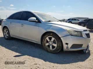 2014 Chevrolet Cruze 1LT with VIN 1G1PC5SB0E7110801, listed as a Copart auction lot 84293085 with 161,826 mi miles and Salvage title. Bid and sale history available at DreamBid. Image 4.