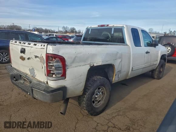✅ 2007 Chevrolet Silverado 2500HD Work Truck • VIN: 1GCHK29K67E542939 • Лот: 96156915. Опубликован ранее на Copart с пробегом 294 980 миль. Бесплатный доступ к архиву аукционных продаж из США и подробный отчёт об истории автомобиля на DreamBid. Изображение 3.