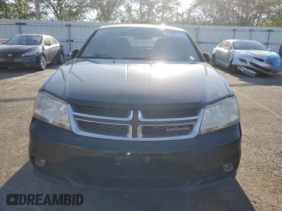 ✅ 2011 Dodge Avenger Heat • VIN: 1B3BD1FG2BN508386 • Лот: 71803714. Опубликован ранее на Copart с пробегом 194 983 миль. Бесплатный доступ к архиву аукционных продаж из США и подробный отчёт об истории автомобиля на DreamBid. Изображение 5.