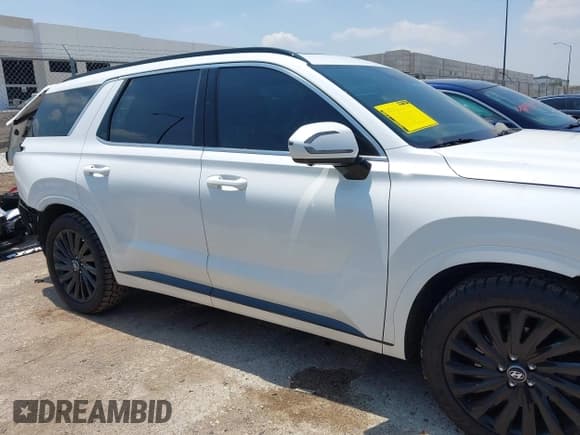 ✅ 2024 Hyundai Palisade Calligraphy • VIN: KM8R7DGE2RU784310 • Lot: 42898046. Listed on IAAI with 32,334 mi. Free auction sales archive from the USA and detailed vehicle history report at DreamBid. Image 13.